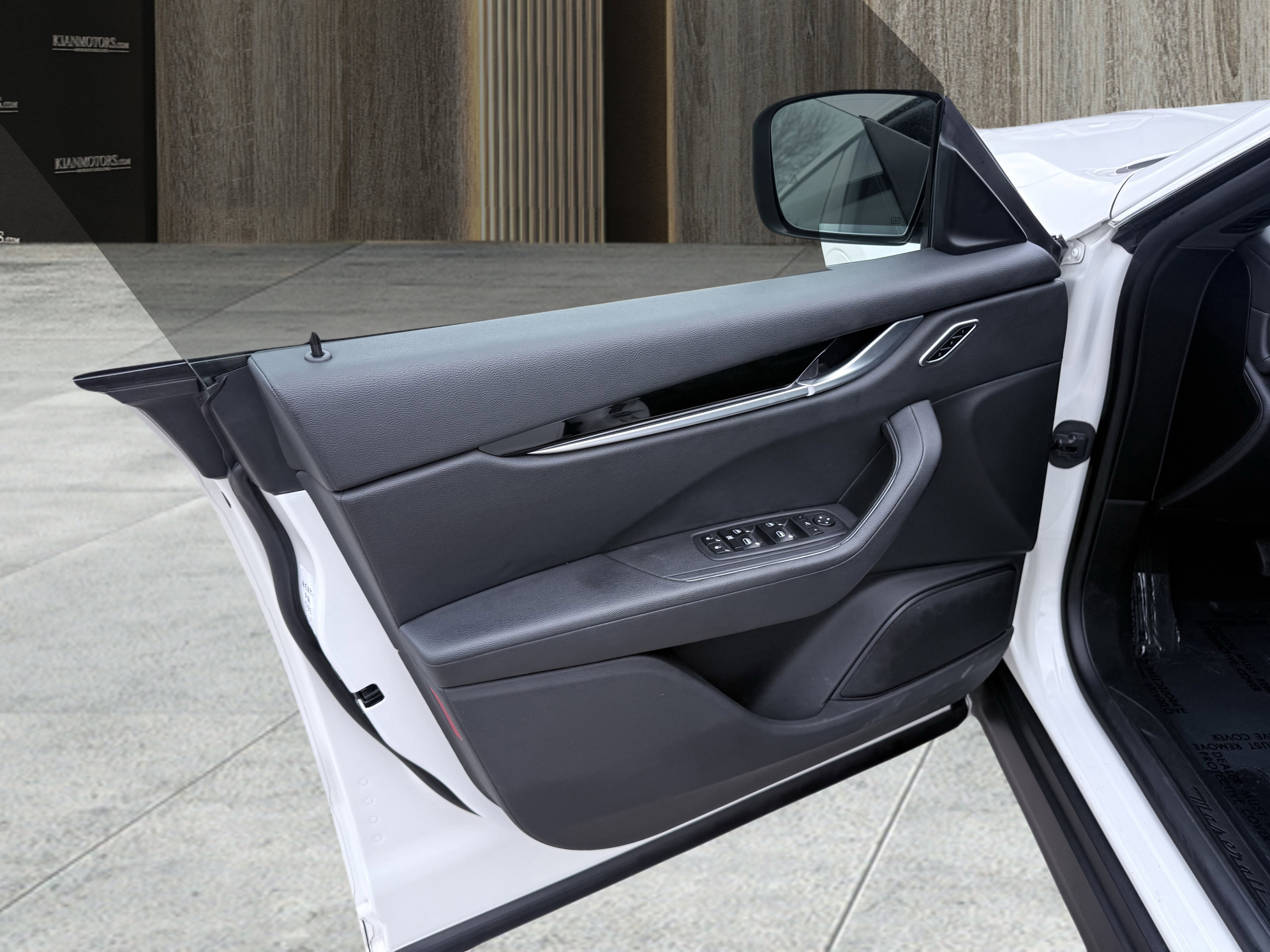 Used 2023 Maserati Levante Modena image 21