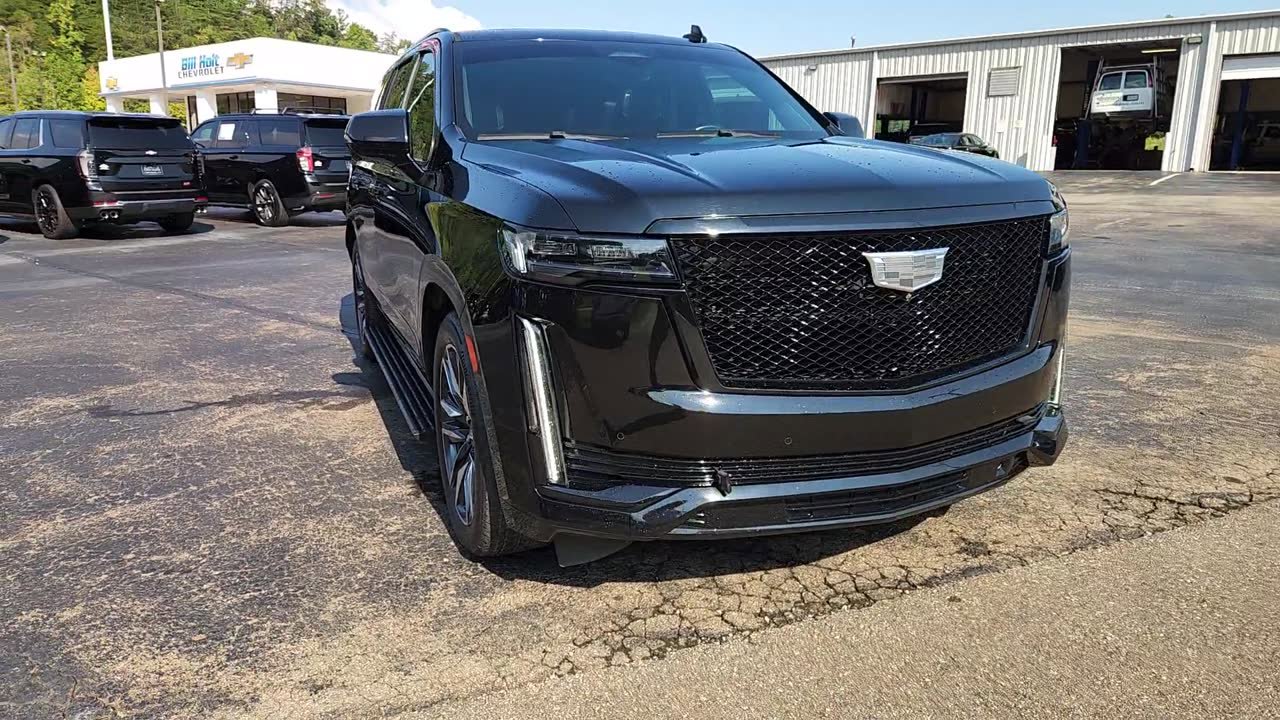 Used 2021 Cadillac Escalade Sport Platinum image 2