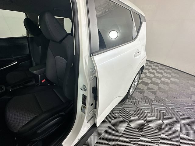 Used 2023 Kia Soul LX w/ LX Technology Package FWD image 12