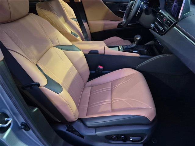 Used 2023 Lexus ES 300h Ultra Luxury w/ Accessory Package (Z1) FWD image 22