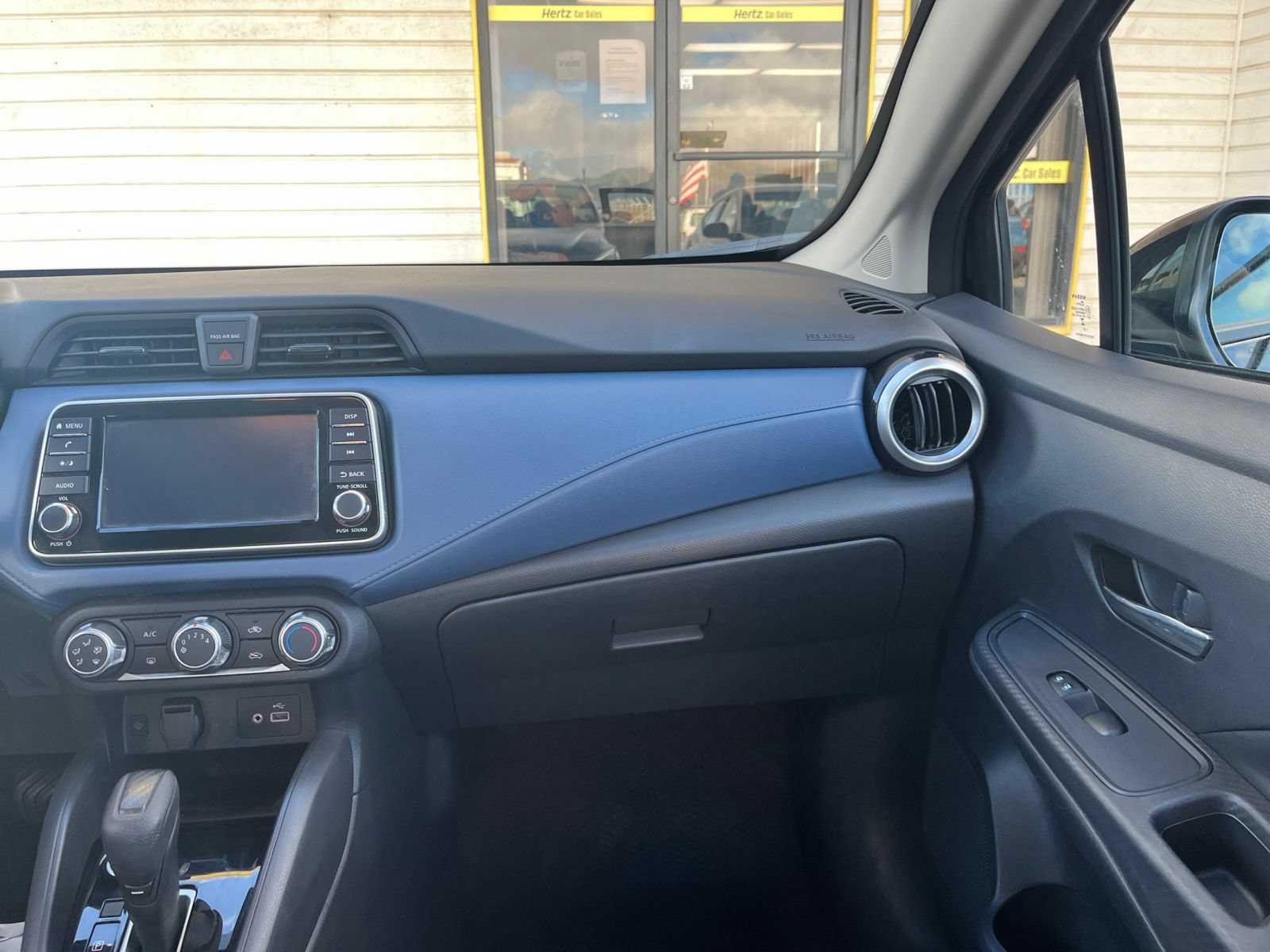 Used 2025 Nissan Versa SV FWD image 32