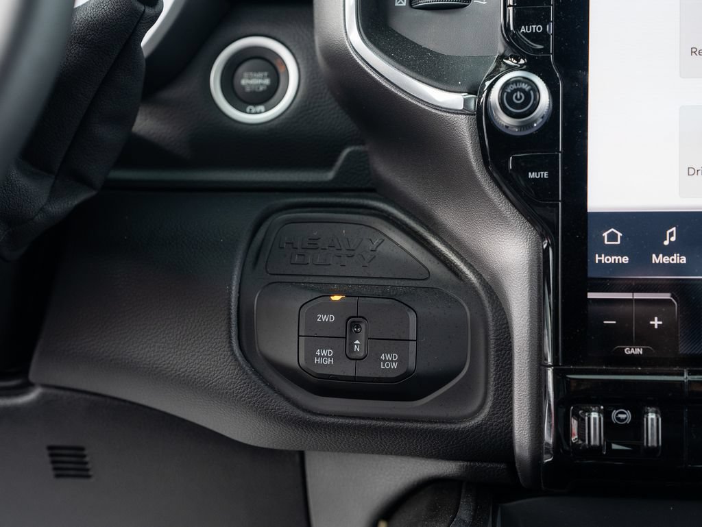 New 2026 RAM 2500 Laramie AWD/4WD image 23