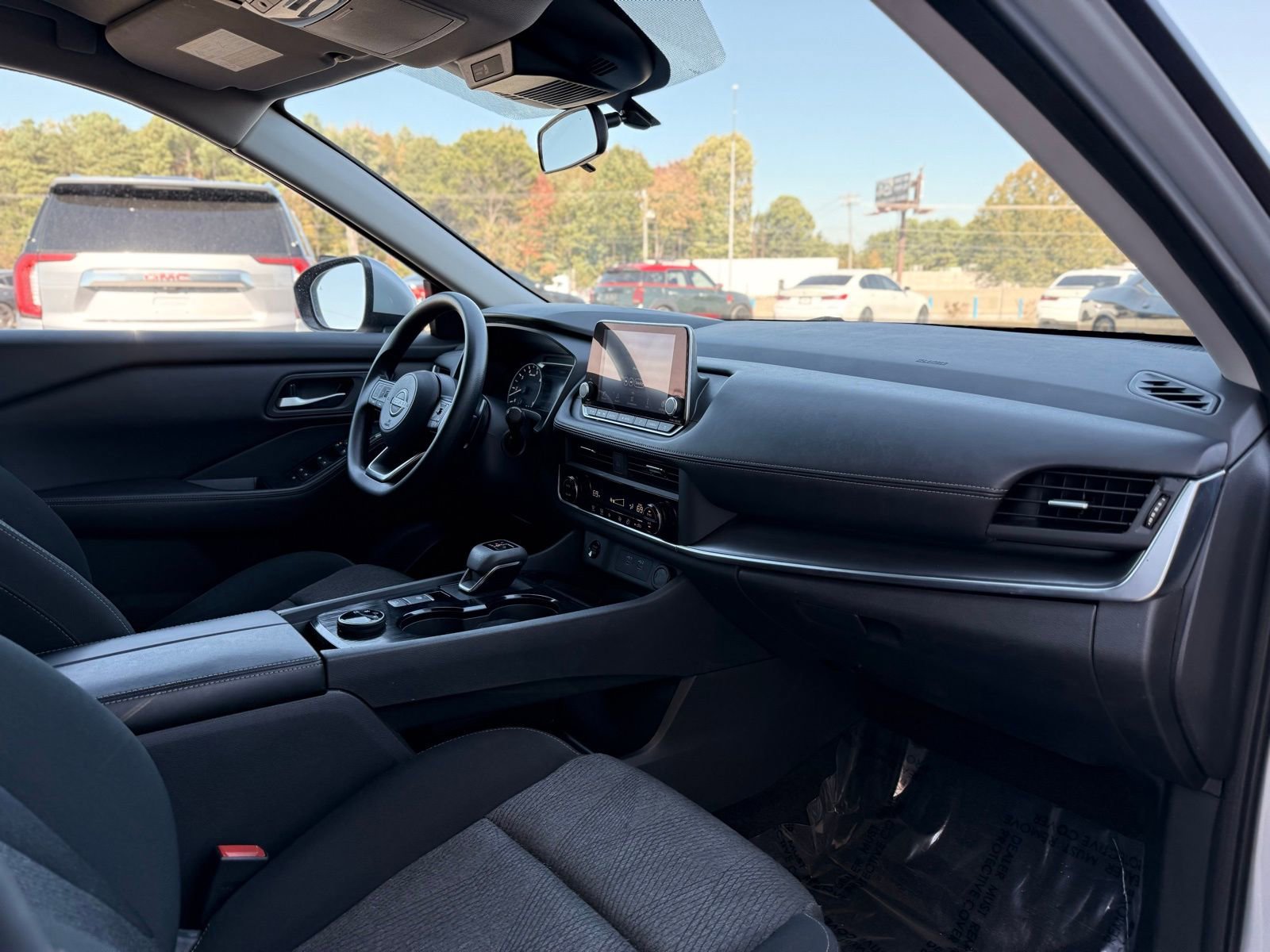 Used 2024 Nissan Rogue SV image 20