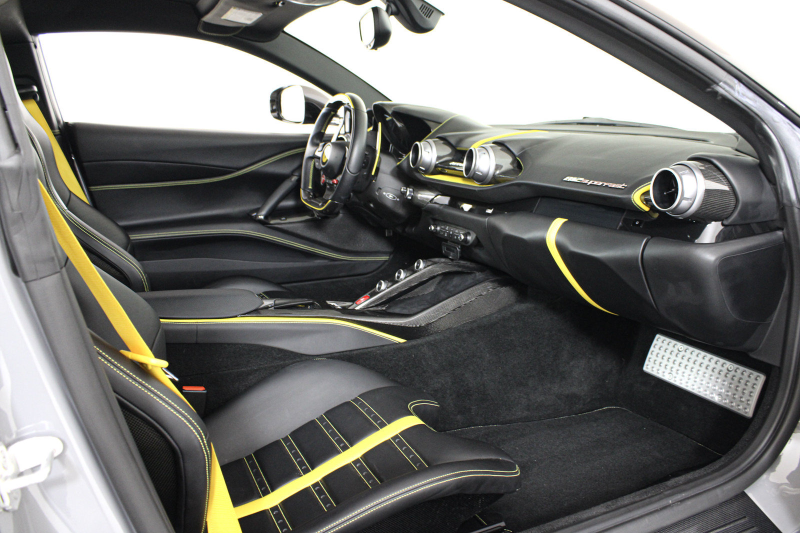Used 2019 Ferrari 812 Superfast RWD image 25