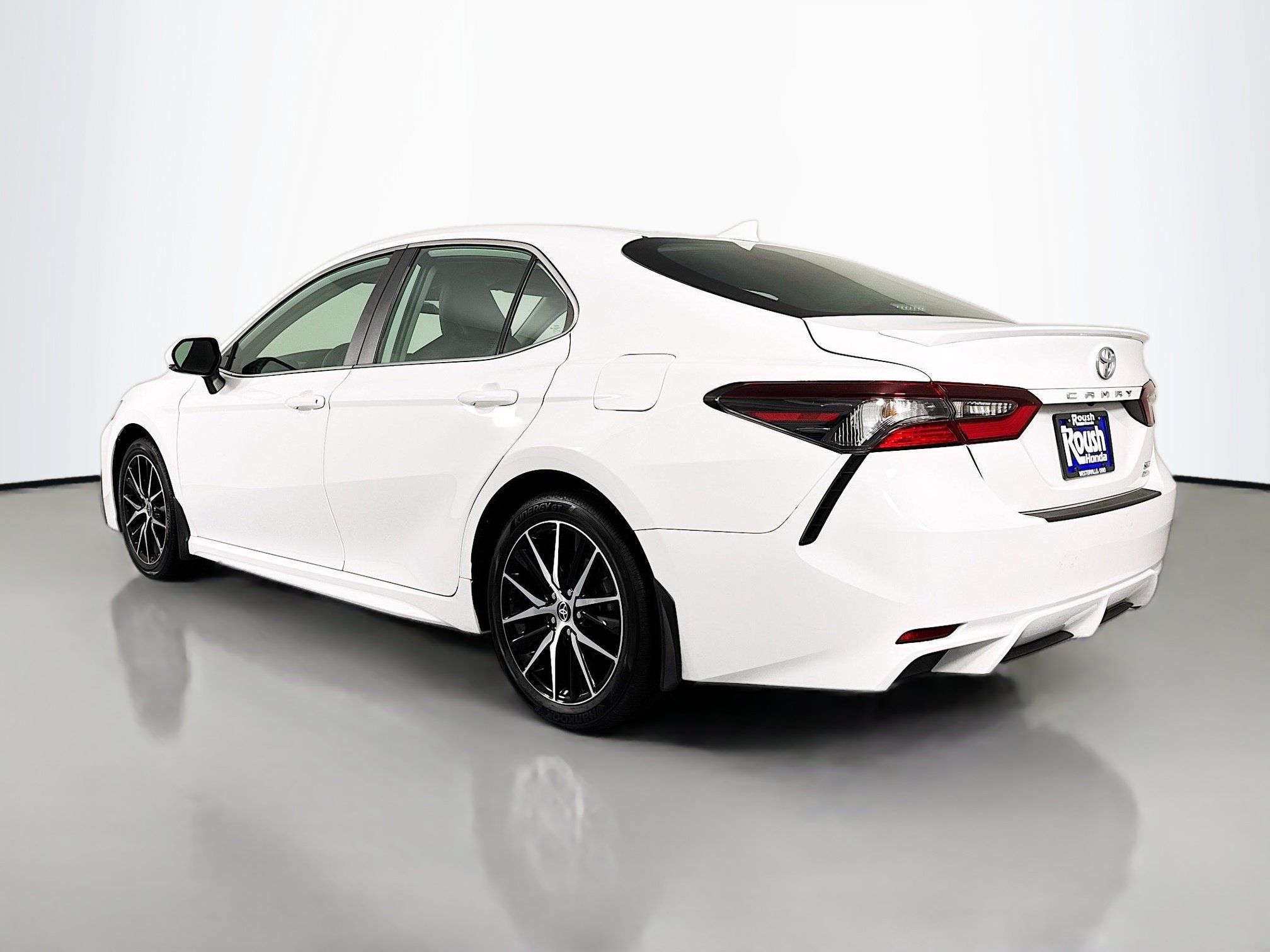 Used 2023 Toyota Camry SE AWD/4WD image 7