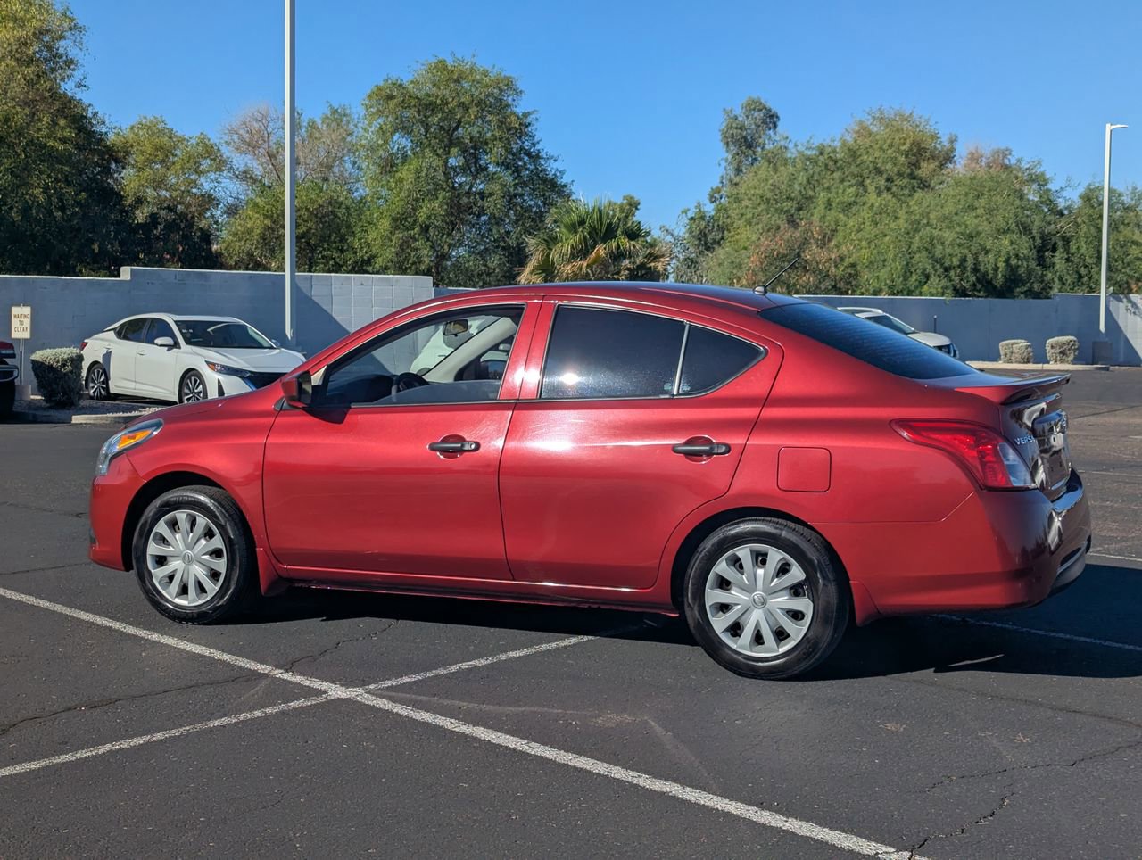 Used 2018 Nissan Versa S Plus FWD image 4