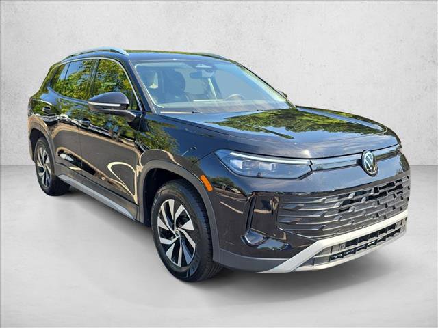 Used 2025 Volkswagen Tiguan S image 9