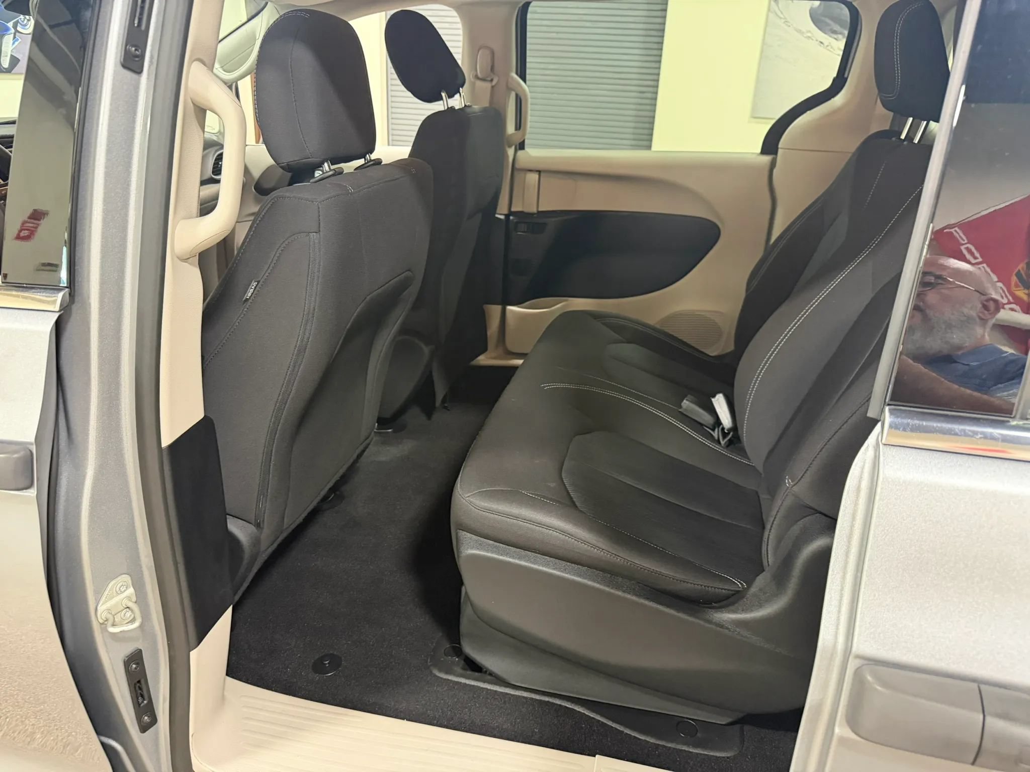 Used 2021 Chrysler Voyager L FWD image 31