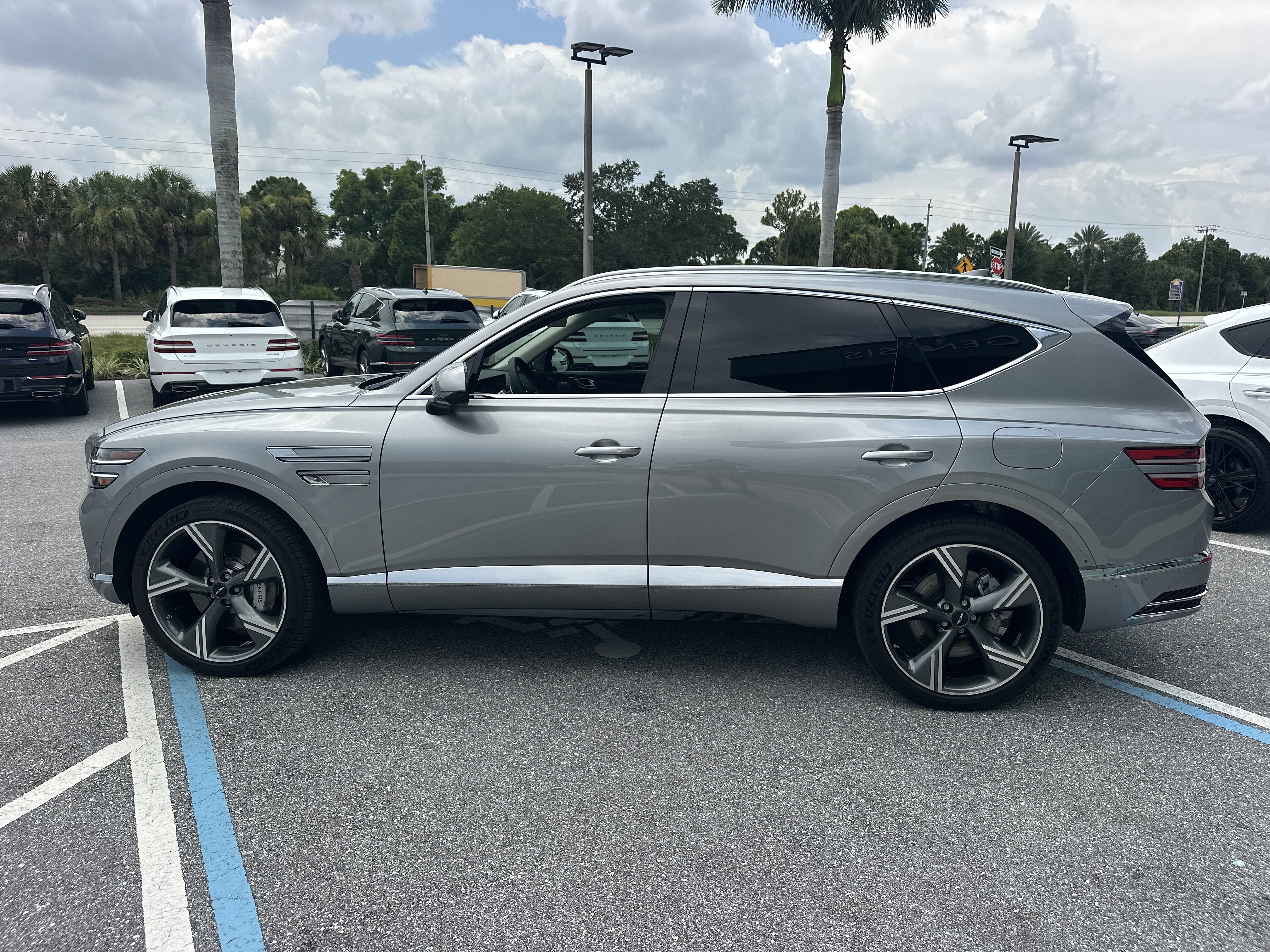 Certified 2025 Genesis GV80 3.5T Prestige AWD/4WD image 10