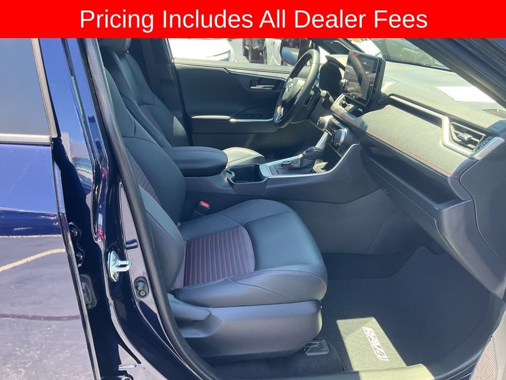 Used 2025 Toyota RAV4 XSE AWD/4WD image 22