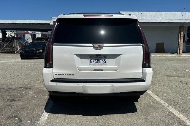 Used 2018 Cadillac Escalade ESV Luxury AWD/4WD image 6