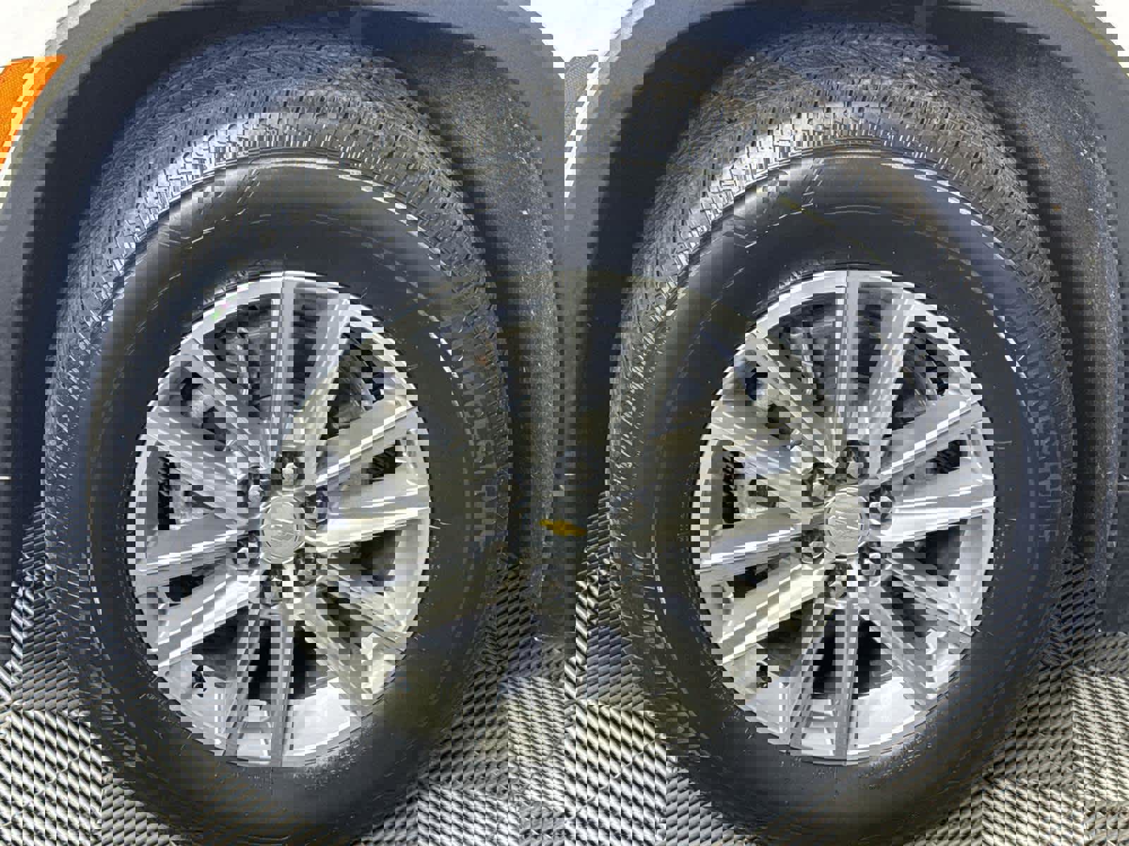 Used 2023 Chevrolet Traverse LT image 11