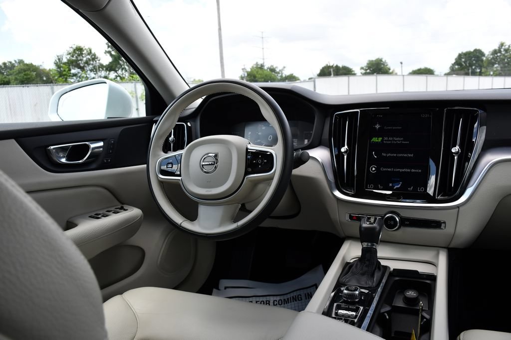 Used 2019 Volvo S60 T5 Momentum w/ Premium Package FWD image 24