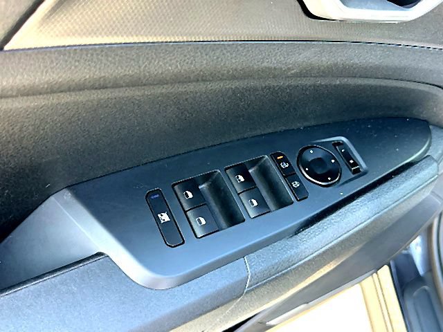 Used 2026 Kia Sportage LX FWD image 16