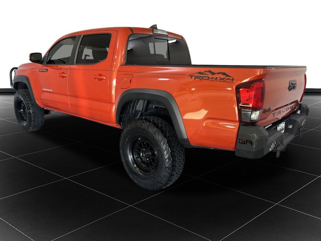 Used 2018 Toyota Tacoma TRD Off-Road AWD/4WD image 3