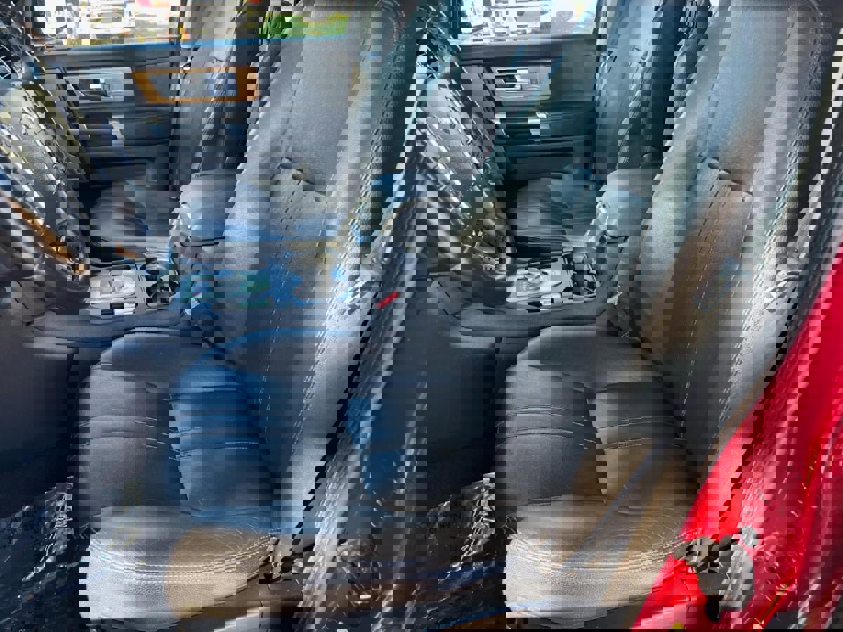 Used 2015 Land Rover LR4 HSE image 21