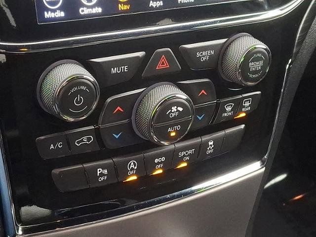 Used 2020 Jeep Grand Cherokee Laredo w/ 18" Wheel & 8.4" Radio Group image 18