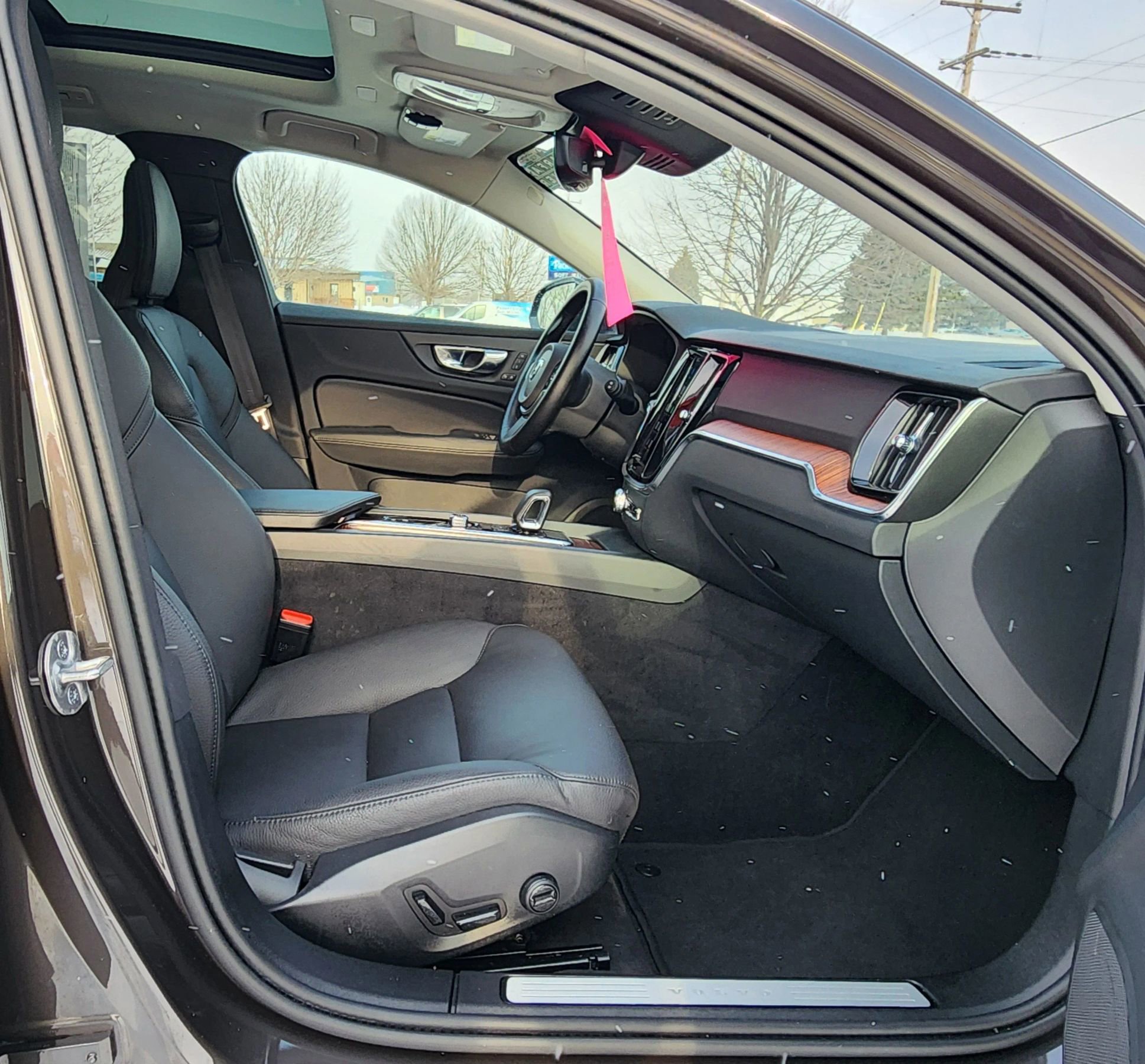 Used 2025 Volvo V60 B5 Cross Country Plus image 18