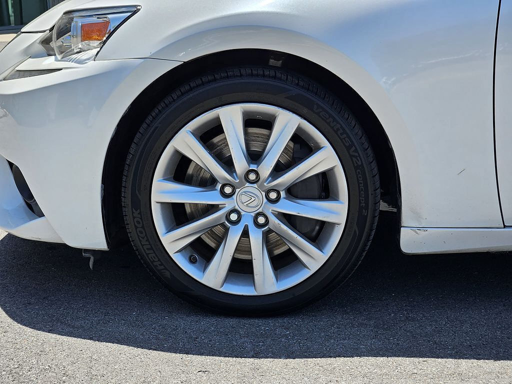 Used 2016 Lexus IS 200t RWD image 8