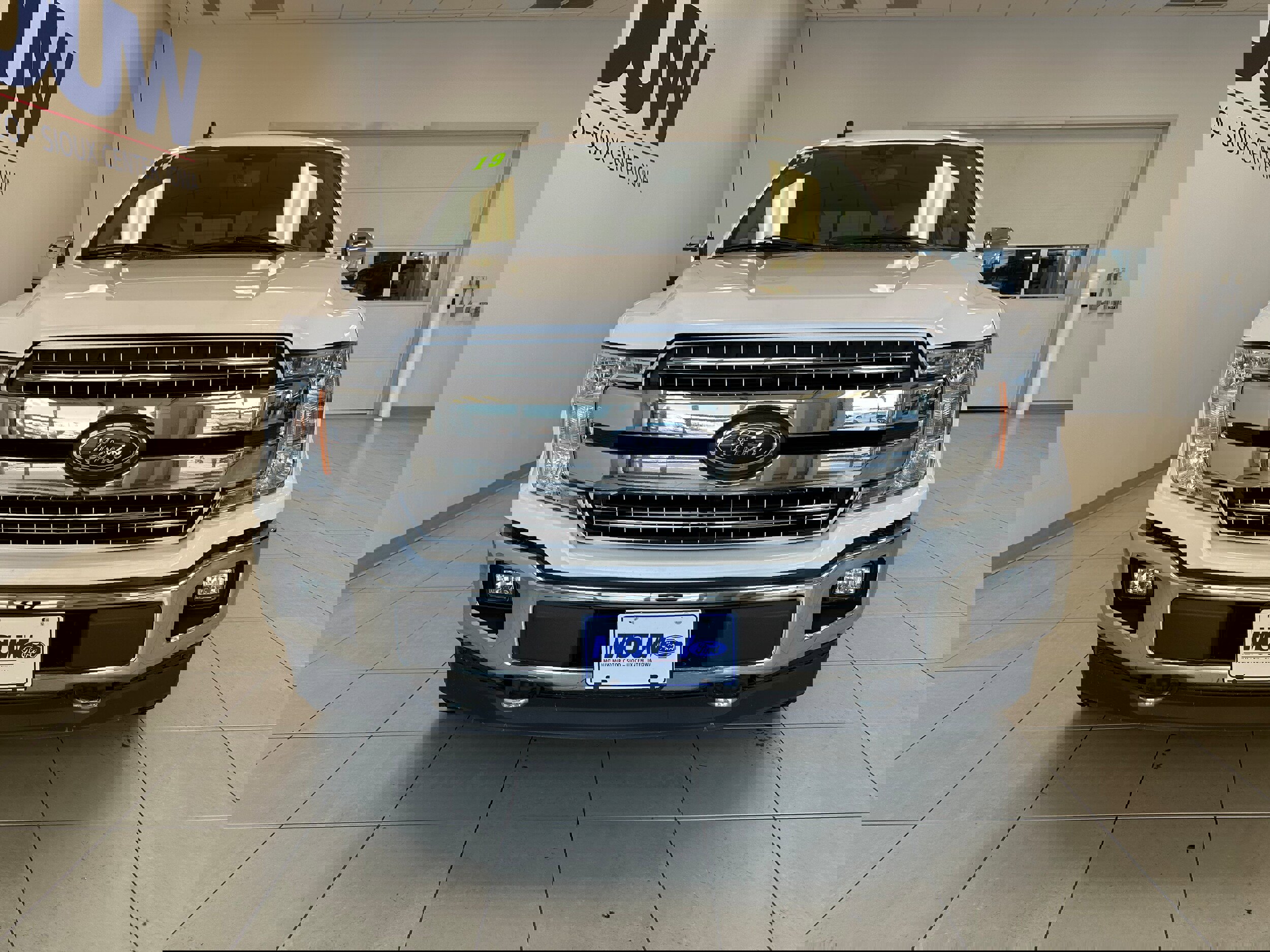 Used 2019 Ford F150 Lariat image 3