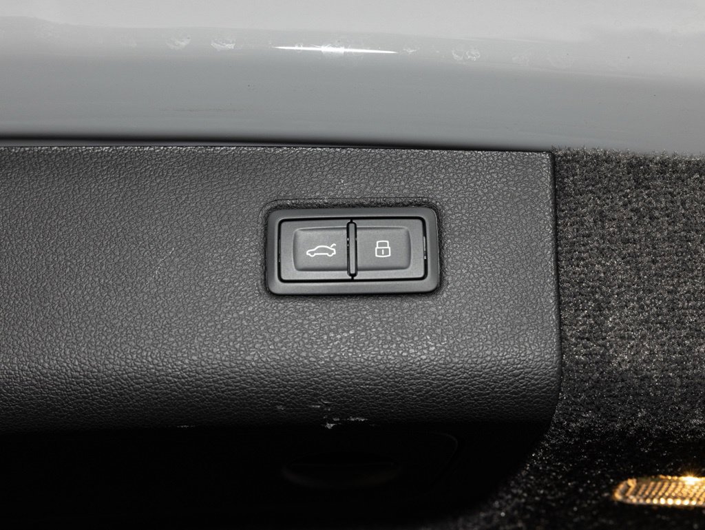 Used 2024 Bentley Bentayga Extended Wheelbase AWD/4WD image 62