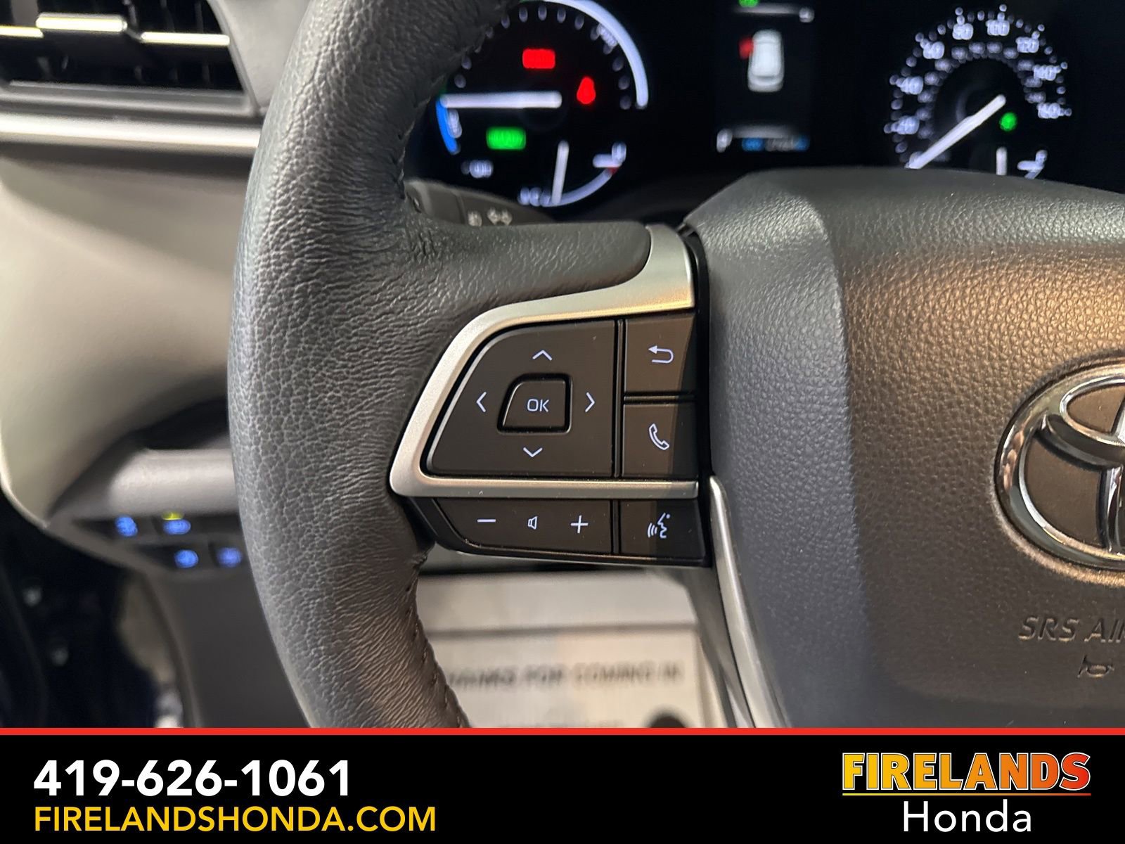 Used 2024 Toyota Sienna XLE AWD/4WD image 18