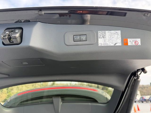 Used 2025 Toyota Crown Signia image 12