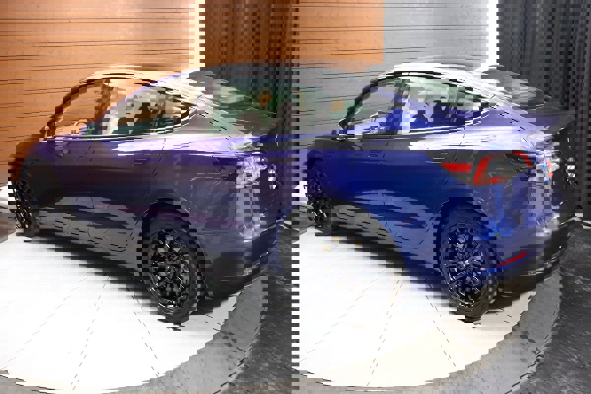 Used 2023 Tesla Model 3 Long Range image 9