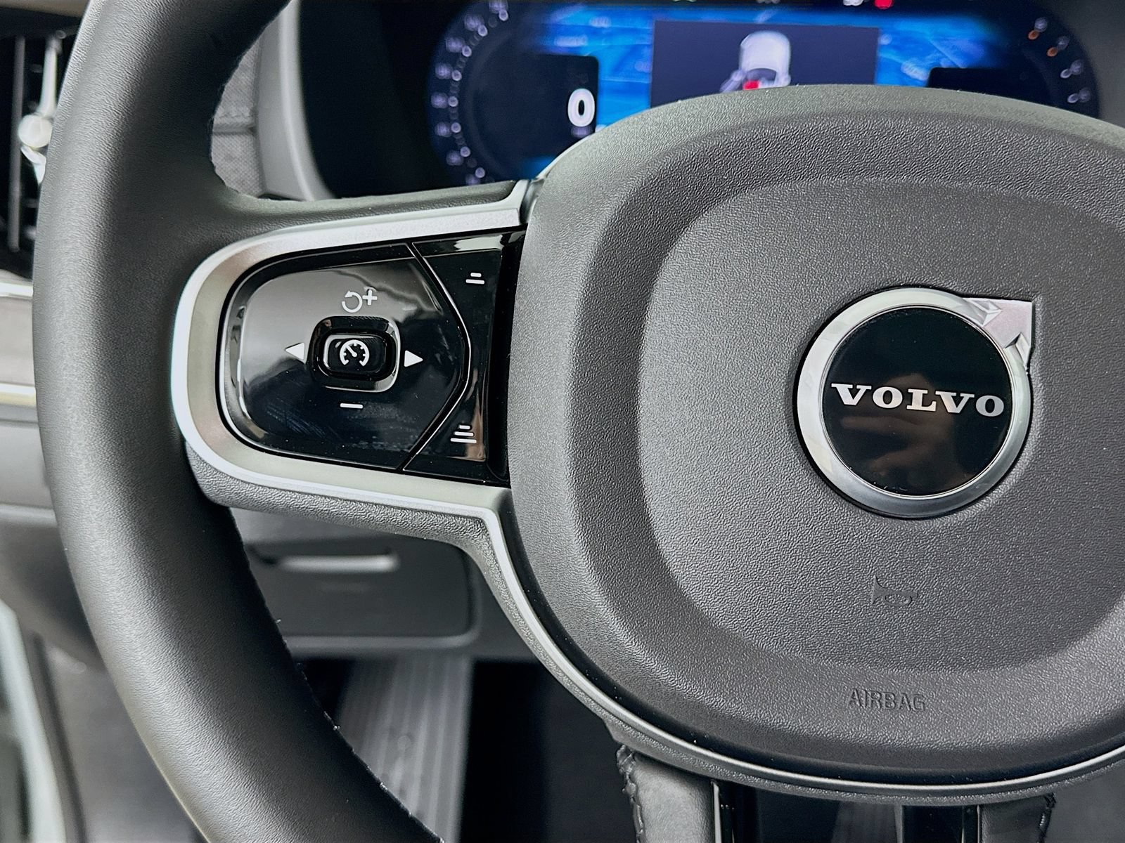 New 2026 Volvo XC90 B6 Ultra w/ Protection Package AWD/4WD image 17