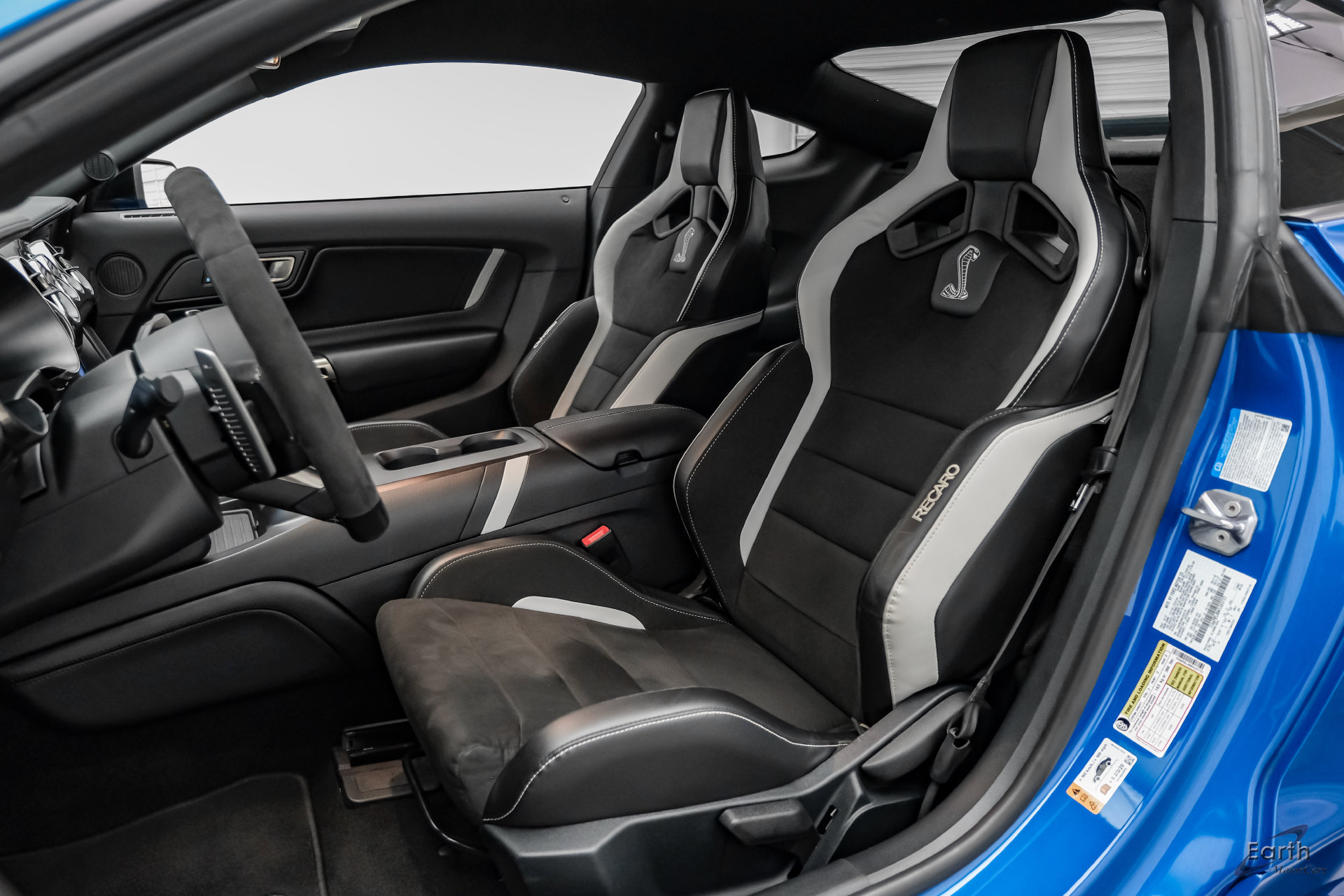 Used 2021 Ford Mustang Shelby GT500 w/ Carbon Fiber Track Pack RWD image 47