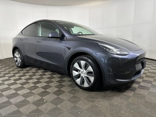 Used 2022 Tesla Model Y Long Range image 2