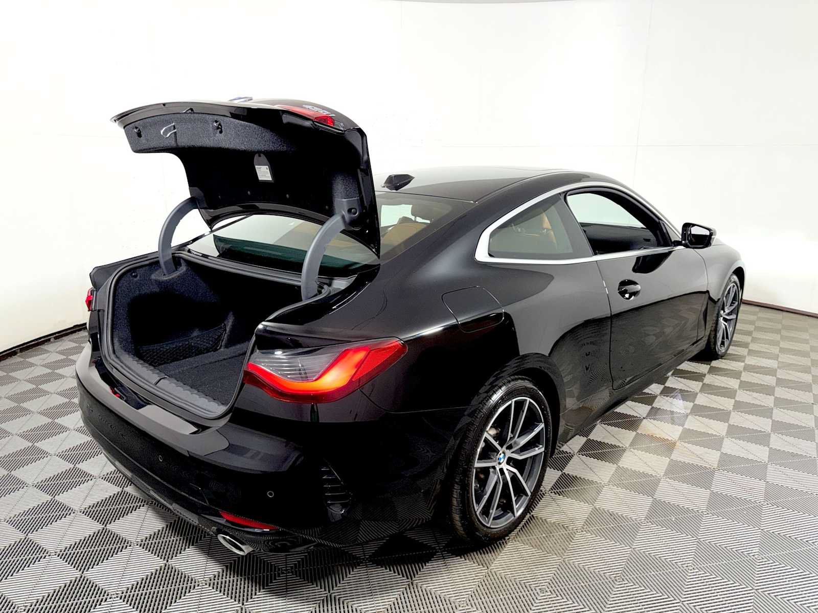 Used 2024 BMW 430i xDrive Coupe w/ Convenience Package AWD/4WD image 23