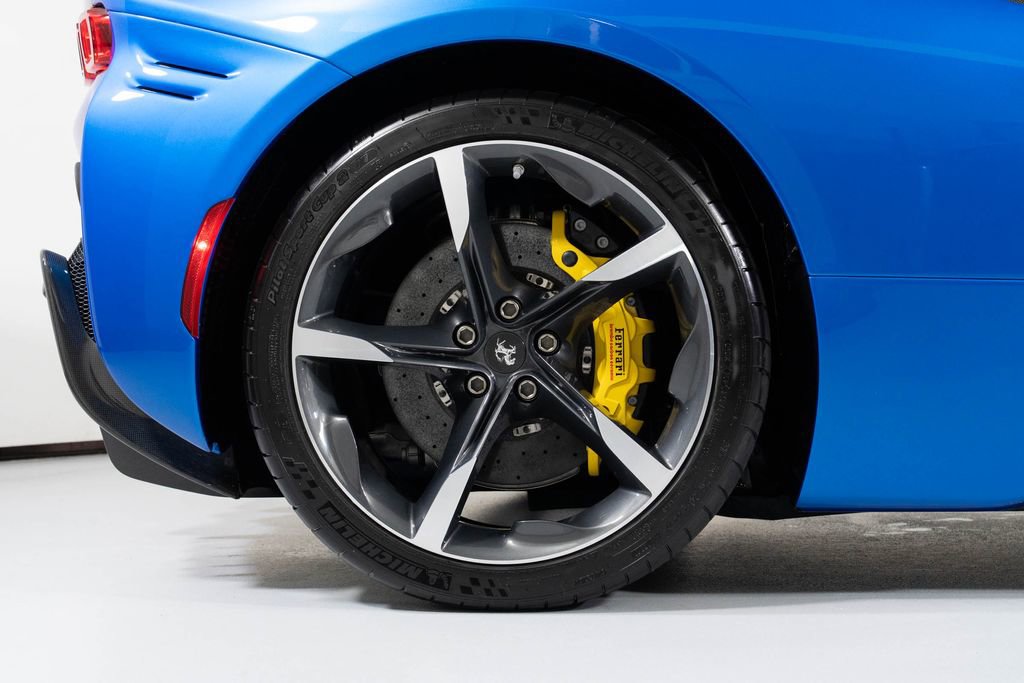 Used 2022 Ferrari SF90 Spider image 22