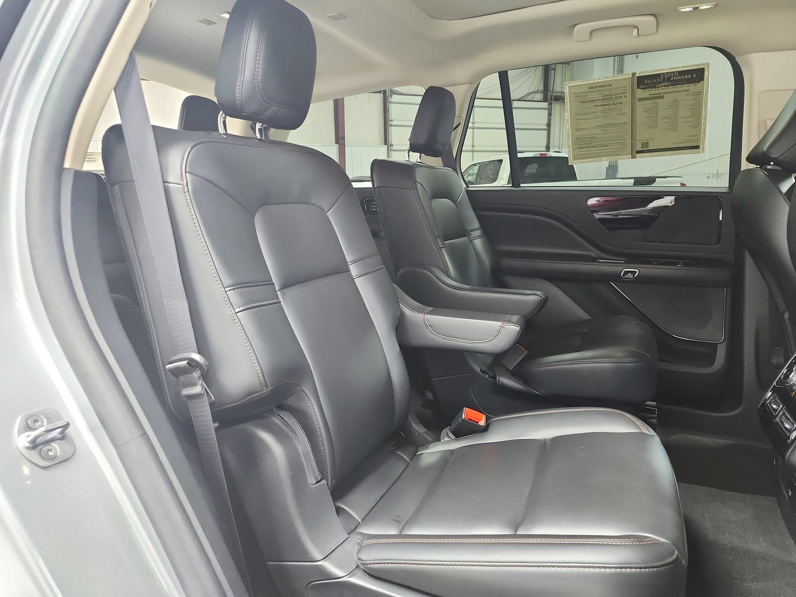Used 2023 Lincoln Aviator AWD w/ Premium Package image 45