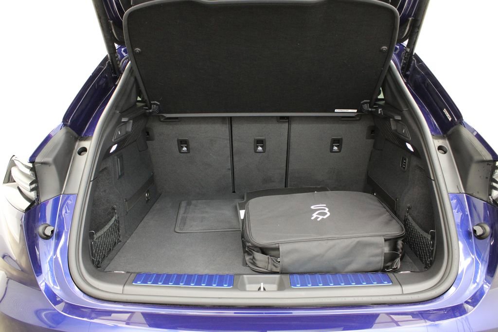 New 2024 Porsche Macan 4 Electric image 39