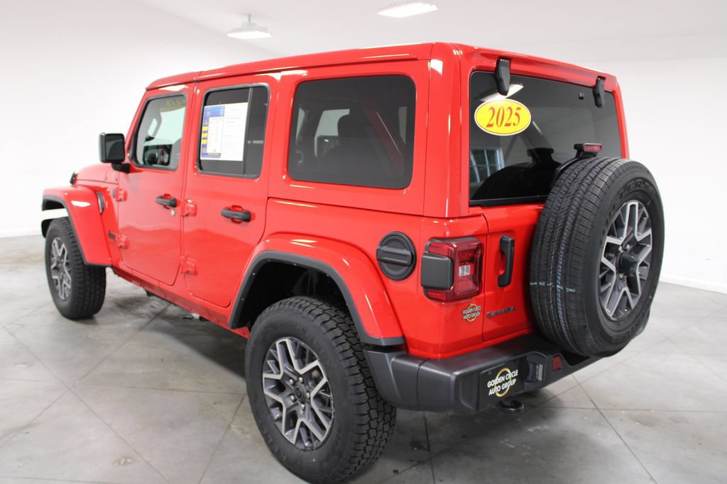 Used 2025 Jeep Wrangler Unlimited Sahara AWD/4WD image 7