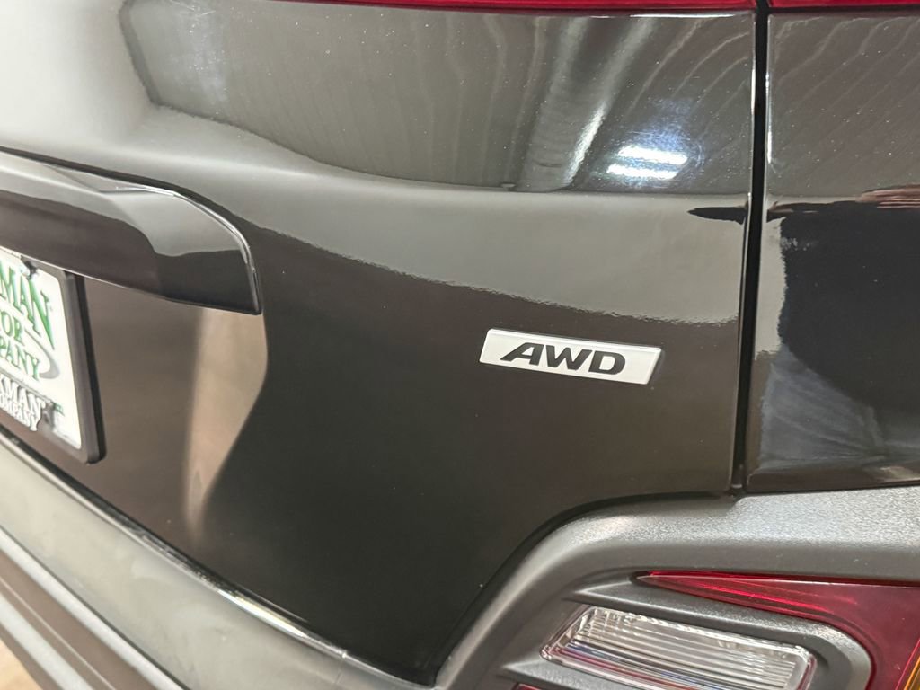 Used 2021 Hyundai Kona SEL Plus AWD/4WD image 53