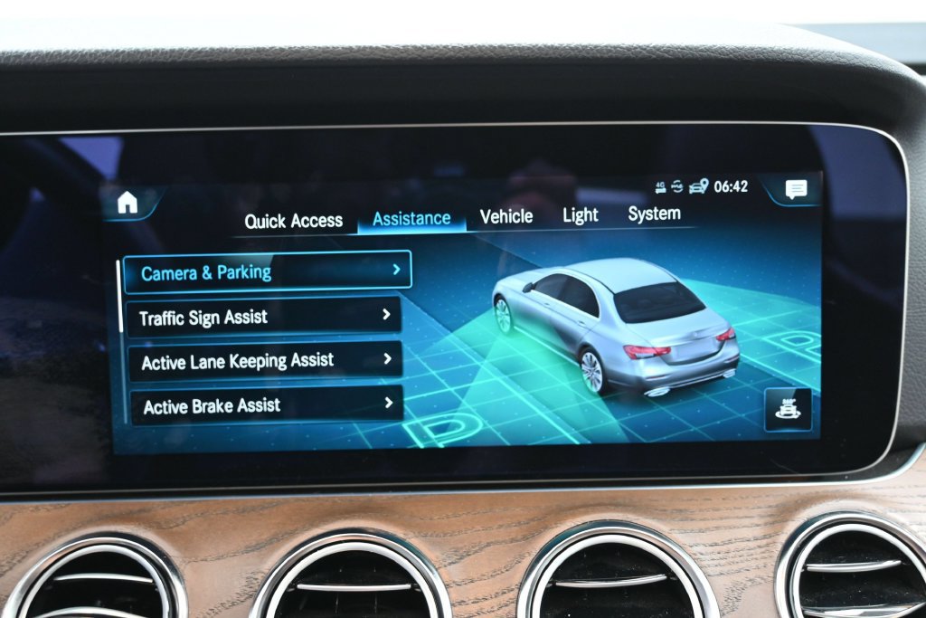 Used 2023 Mercedes-Benz E 350 4MATIC Sedan image 29