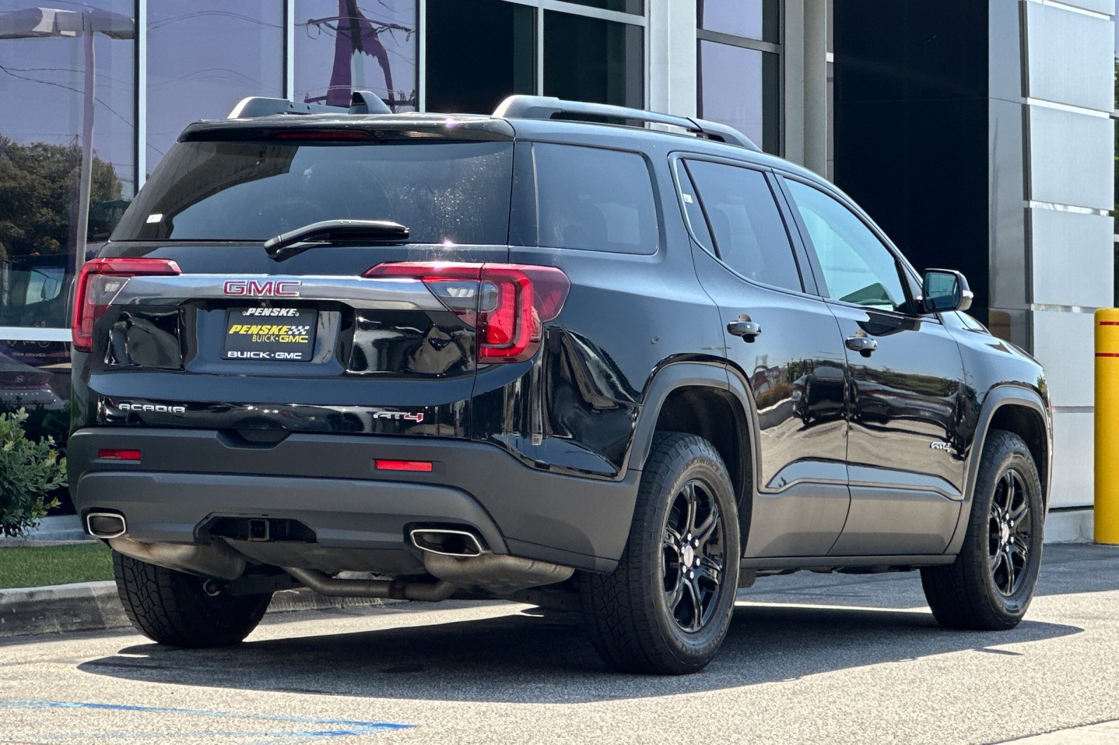 Certified 2023 GMC Acadia AT4 AWD/4WD image 4