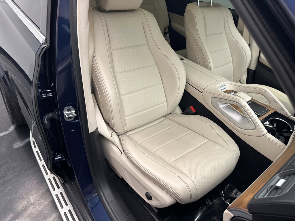 Used 2022 Mercedes-Benz GLS 450 4MATIC image 9