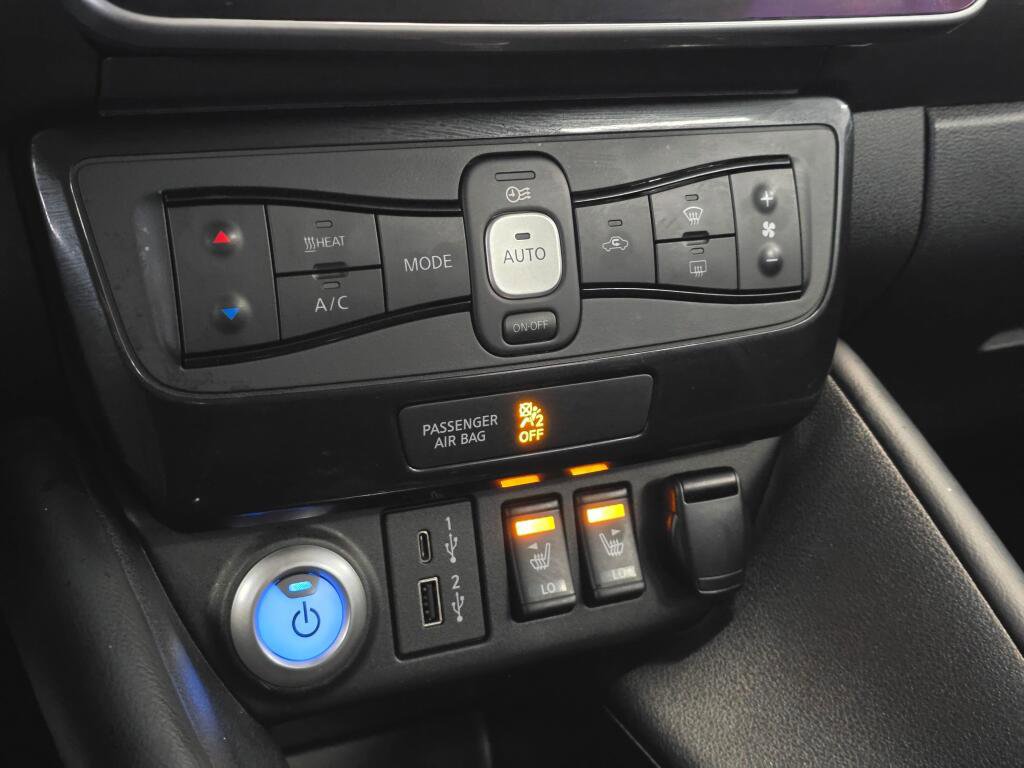 Used 2021 Nissan Leaf SV image 32