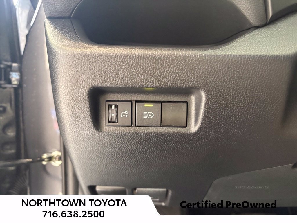 Used 2022 Toyota RAV4 LE w/ Carpet Mat Package (TMS) AWD/4WD image 14