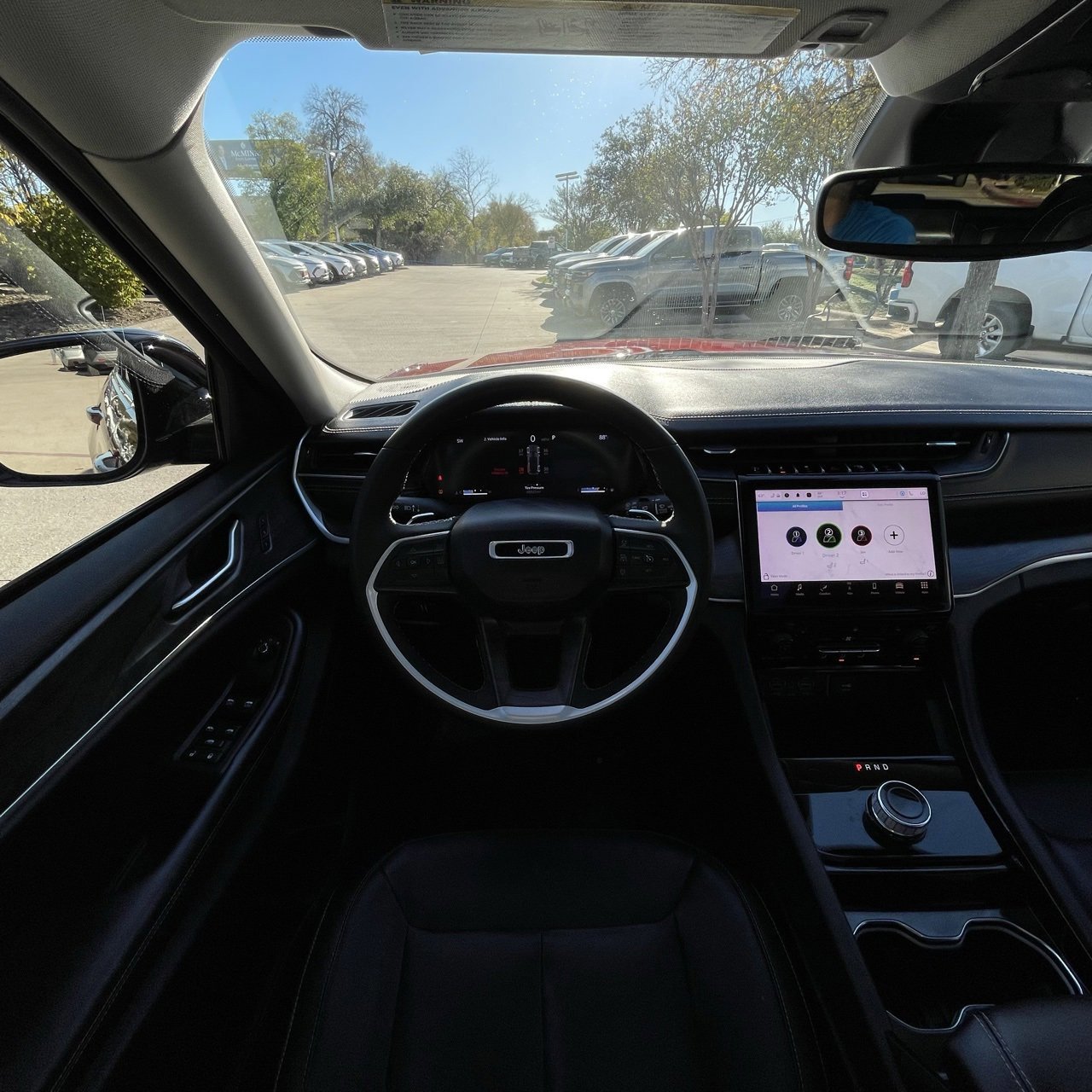 Used 2023 Jeep Grand Cherokee Limited image 11