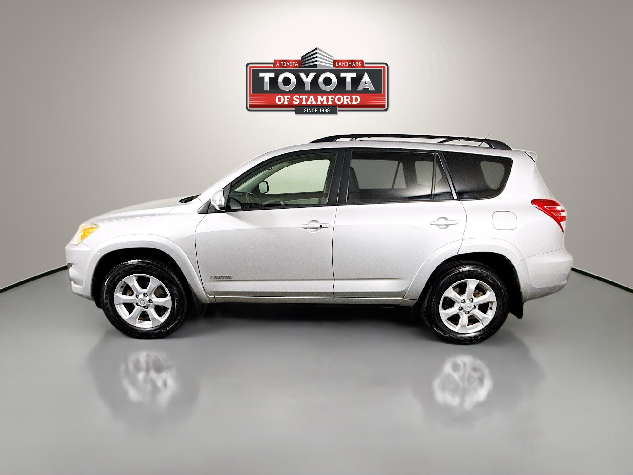 Used 2009 Toyota RAV4 Limited AWD/4WD image 4