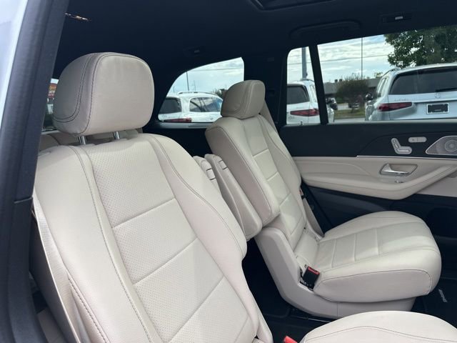 Used 2025 Mercedes-Benz GLS 450 4MATIC image 29
