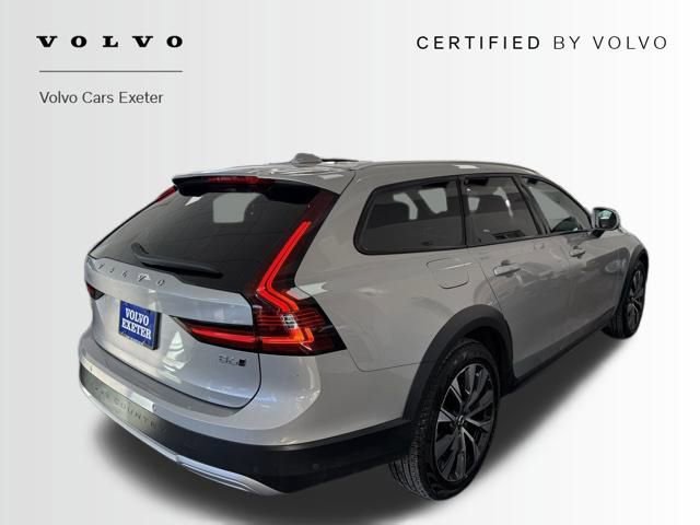Certified 2024 Volvo V90 B6 Cross Country Plus image 4