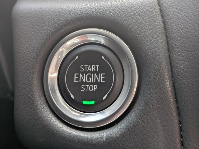 Used 2024 GMC Yukon AT4 w/ Technology Package AWD/4WD image 32