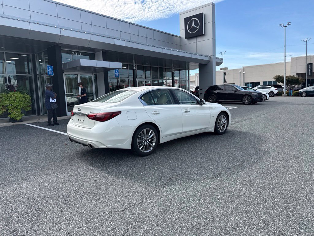 Used 2019 INFINITI Q50 Luxe w/ Essential Package (3.0T Luxe) AWD/4WD image 4