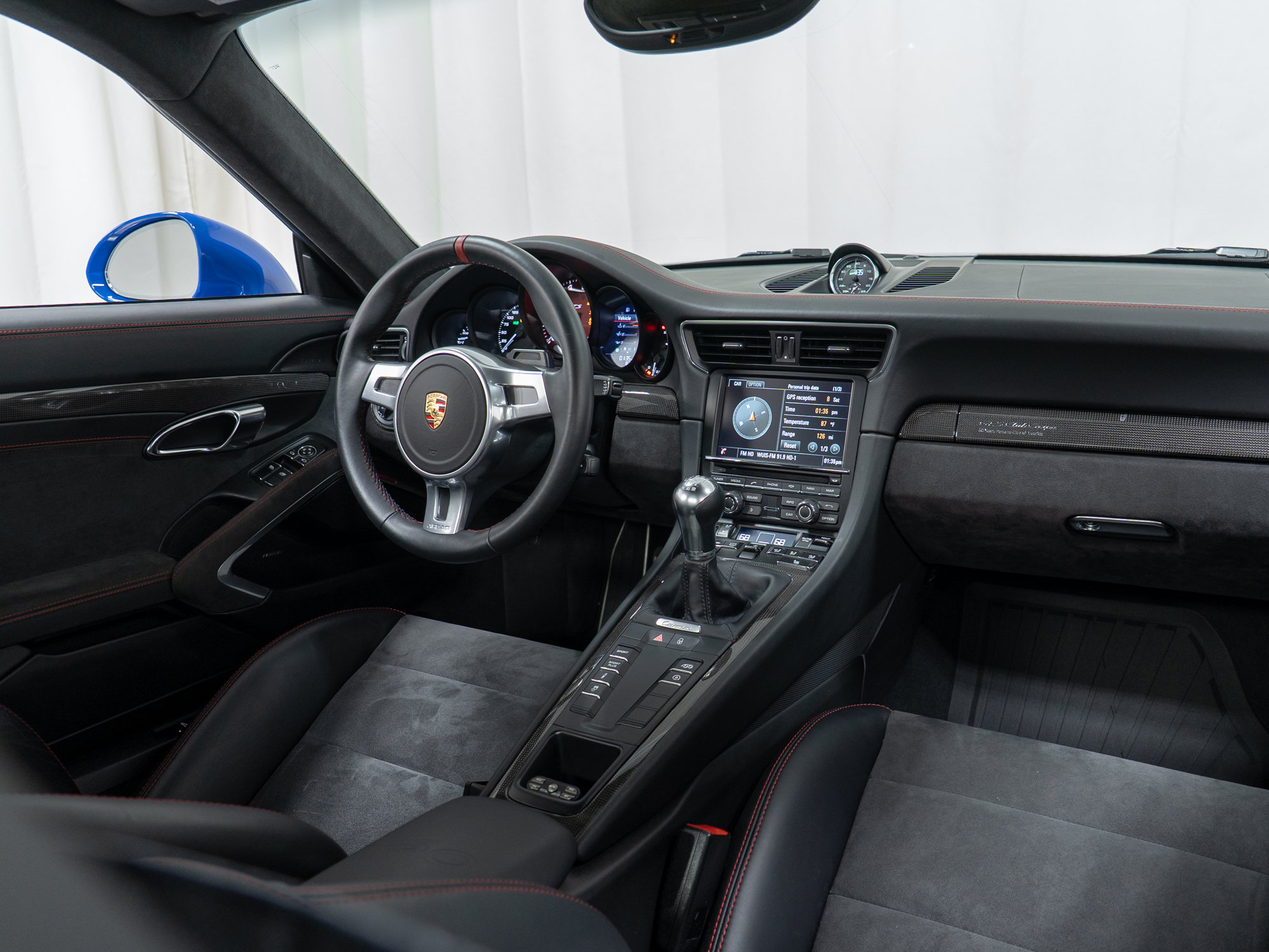 Certified 2016 Porsche 911 Carrera GTS RWD image 23