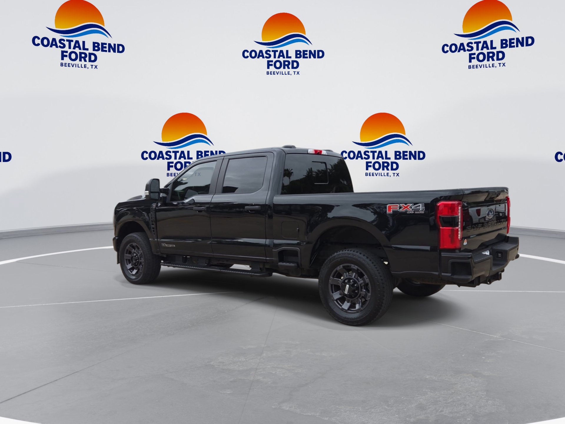 Used 2025 Ford F250 XL w/ STX Appearance Package AWD/4WD image 6